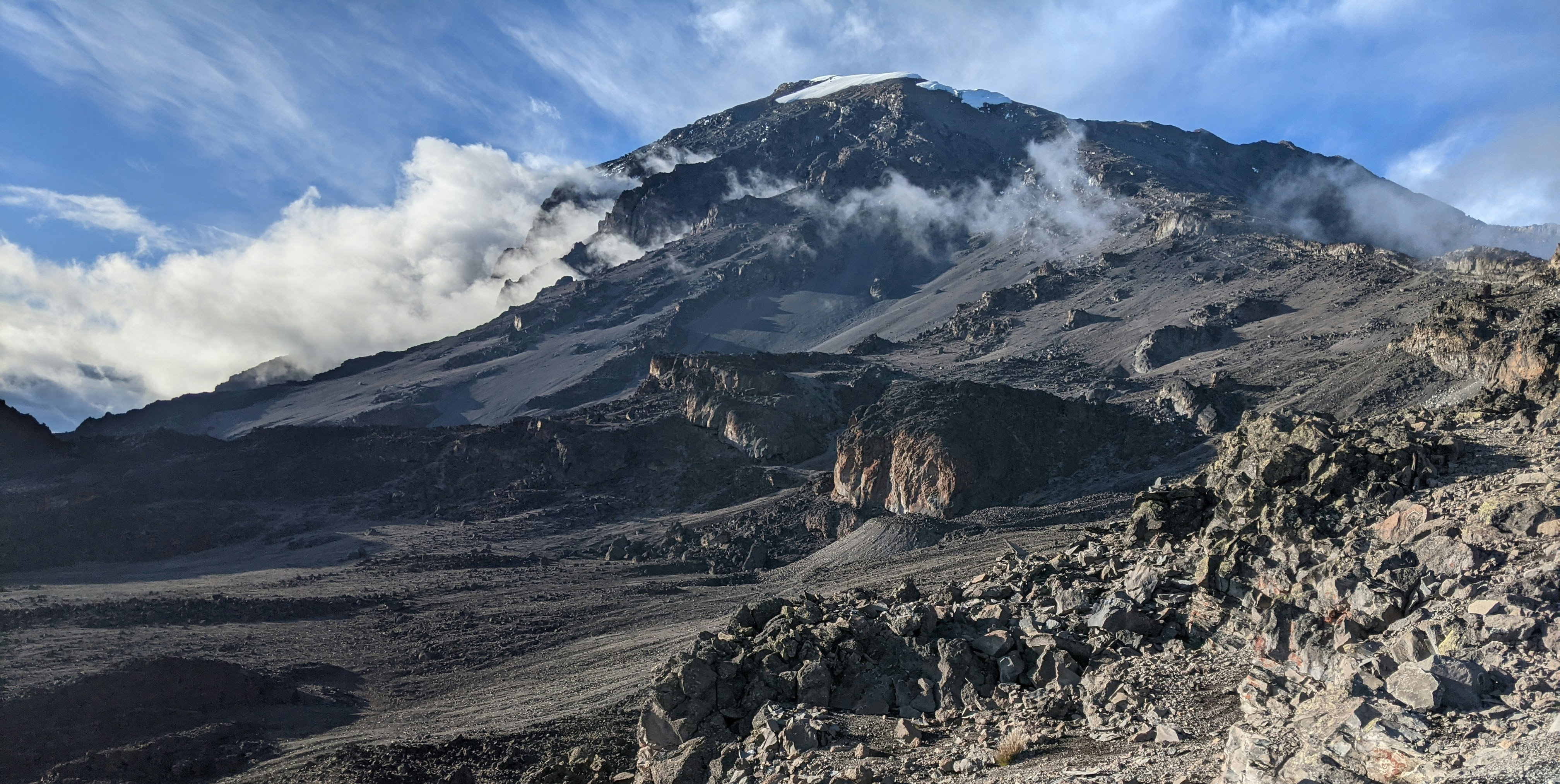 Karanga Camp (4,040 m) → Barafu Camp (4,645 m)